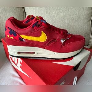Brand new, never worn Nike Air Max 1 Print. Woman’s 6.5
